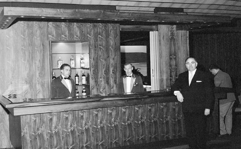 Maí 1963, nýr bar á Hótel Borg.